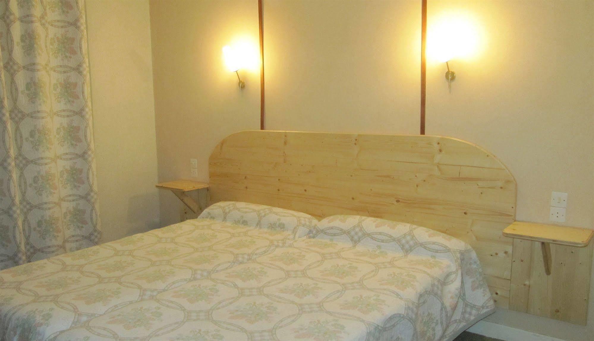 מארבז'ול Hotel Des Rochers מראה חיצוני תמונה